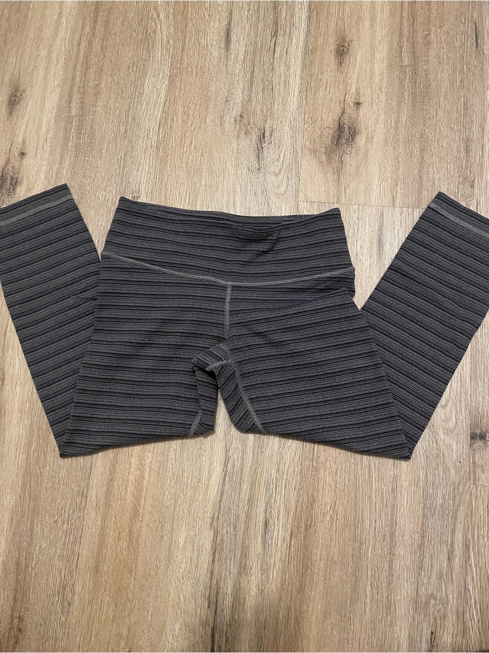 Lululemon capris size 4